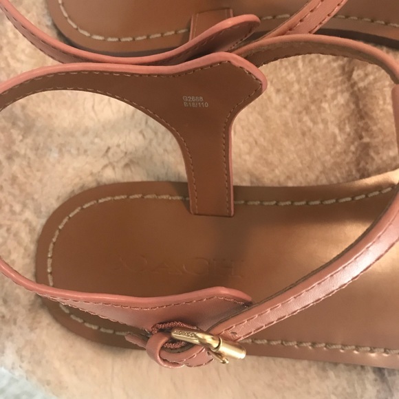 NEW COACH LEATHER T STRAPPED SANDALS - Picture 4 of 6